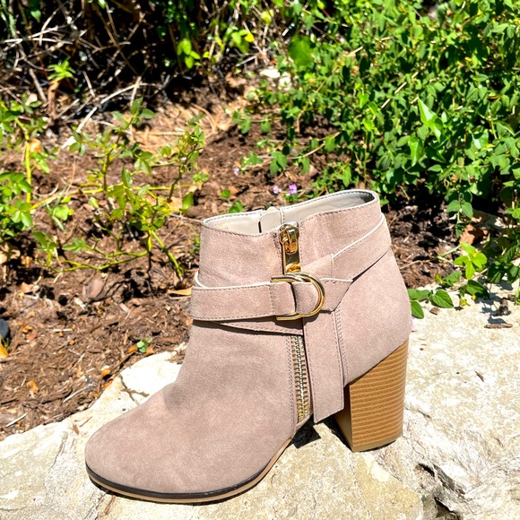 Apt. 9 Dynamic Comfort, Taupe Booties,size 10 - Picture 3 of 5